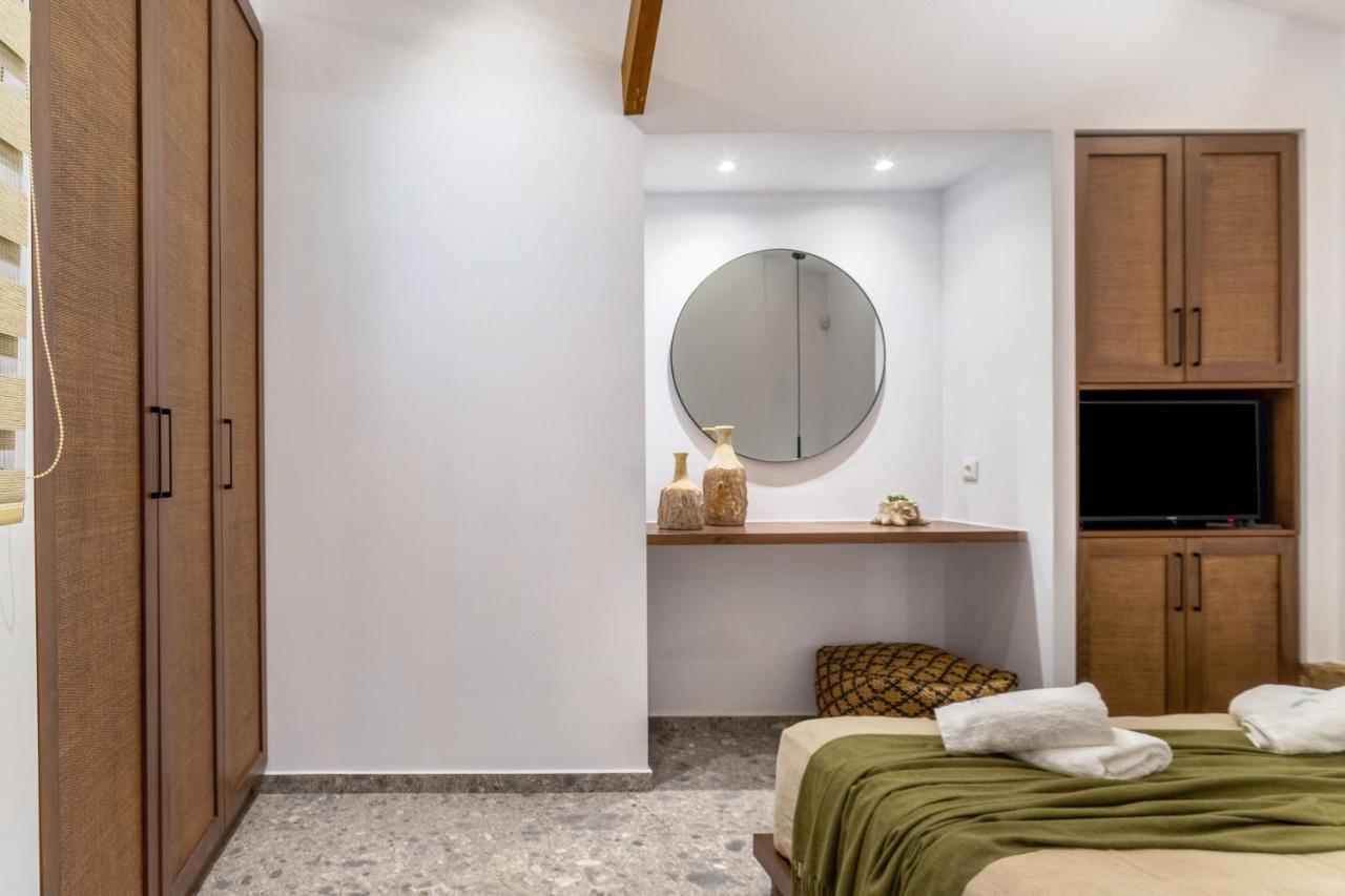 Wave, An Idyllic Seafront Suite By Nirousuites Kokkini Hani Exterior foto